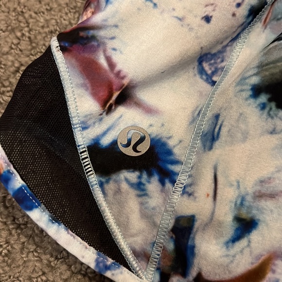 Floral lululemon shorts - Picture 3 of 4